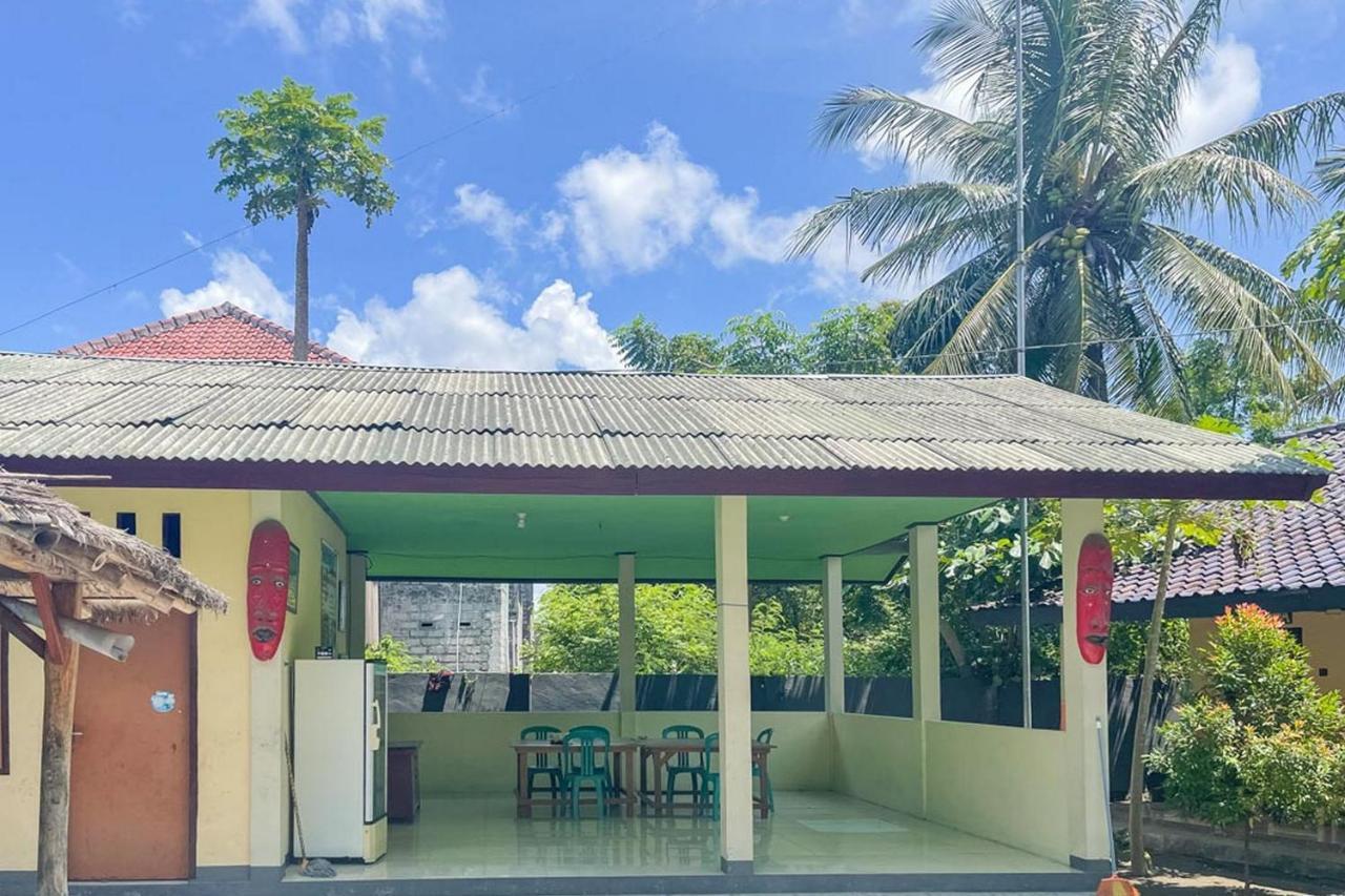Ekas Beach Guesthouse Mitra Reddoorz Exterior photo